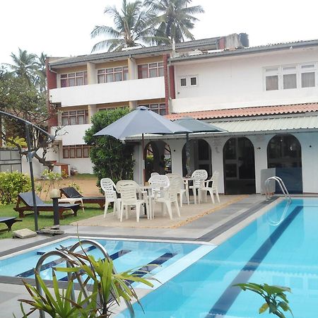 Ranveli Beach Hotel Dehiwala-Mount Lavinia Buitenkant foto