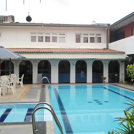 Ranveli Beach Hotel Dehiwala-Mount Lavinia Buitenkant foto