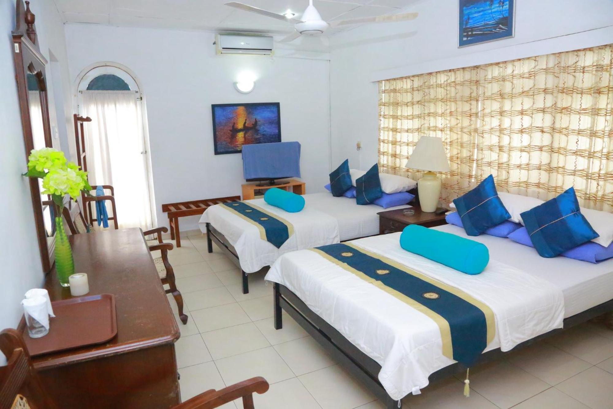 Ranveli Beach Hotel Dehiwala-Mount Lavinia Buitenkant foto