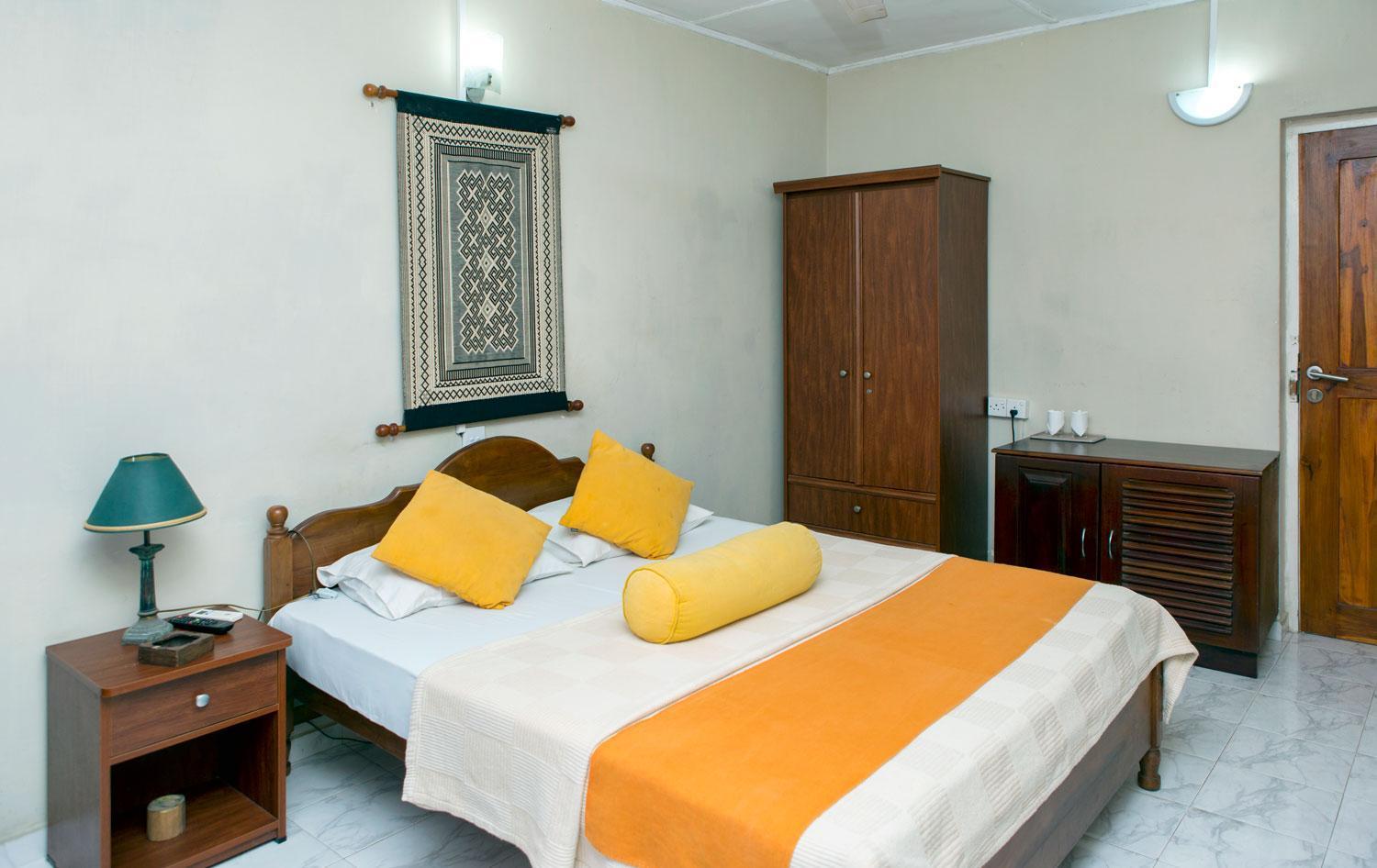 Ranveli Beach Hotel Dehiwala-Mount Lavinia Buitenkant foto