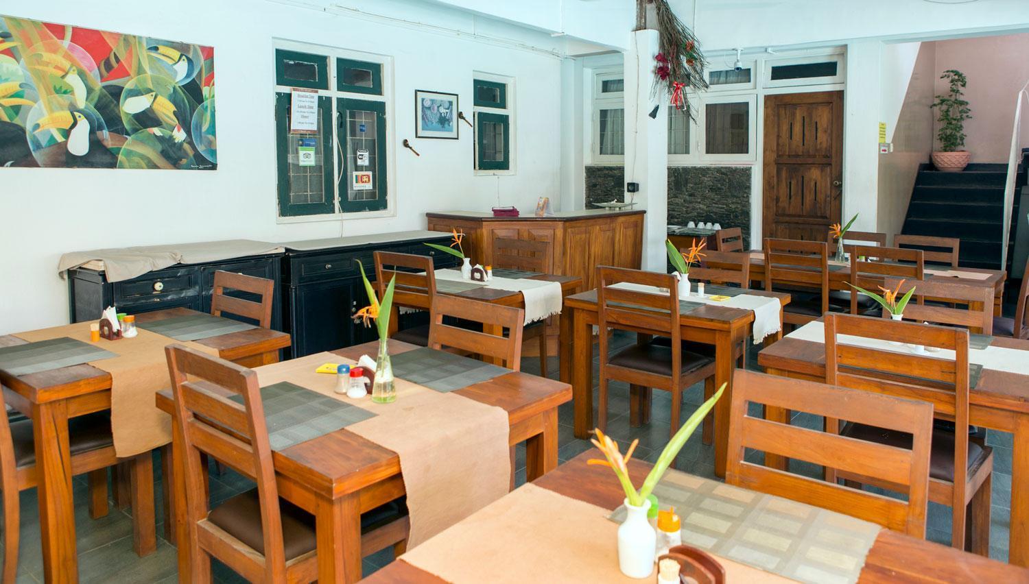 Ranveli Beach Hotel Dehiwala-Mount Lavinia Buitenkant foto