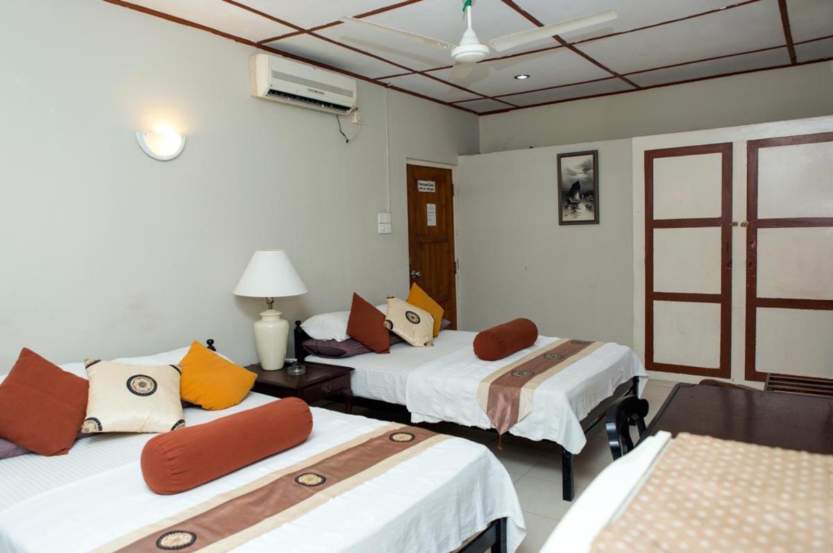 Ranveli Beach Hotel Dehiwala-Mount Lavinia Buitenkant foto
