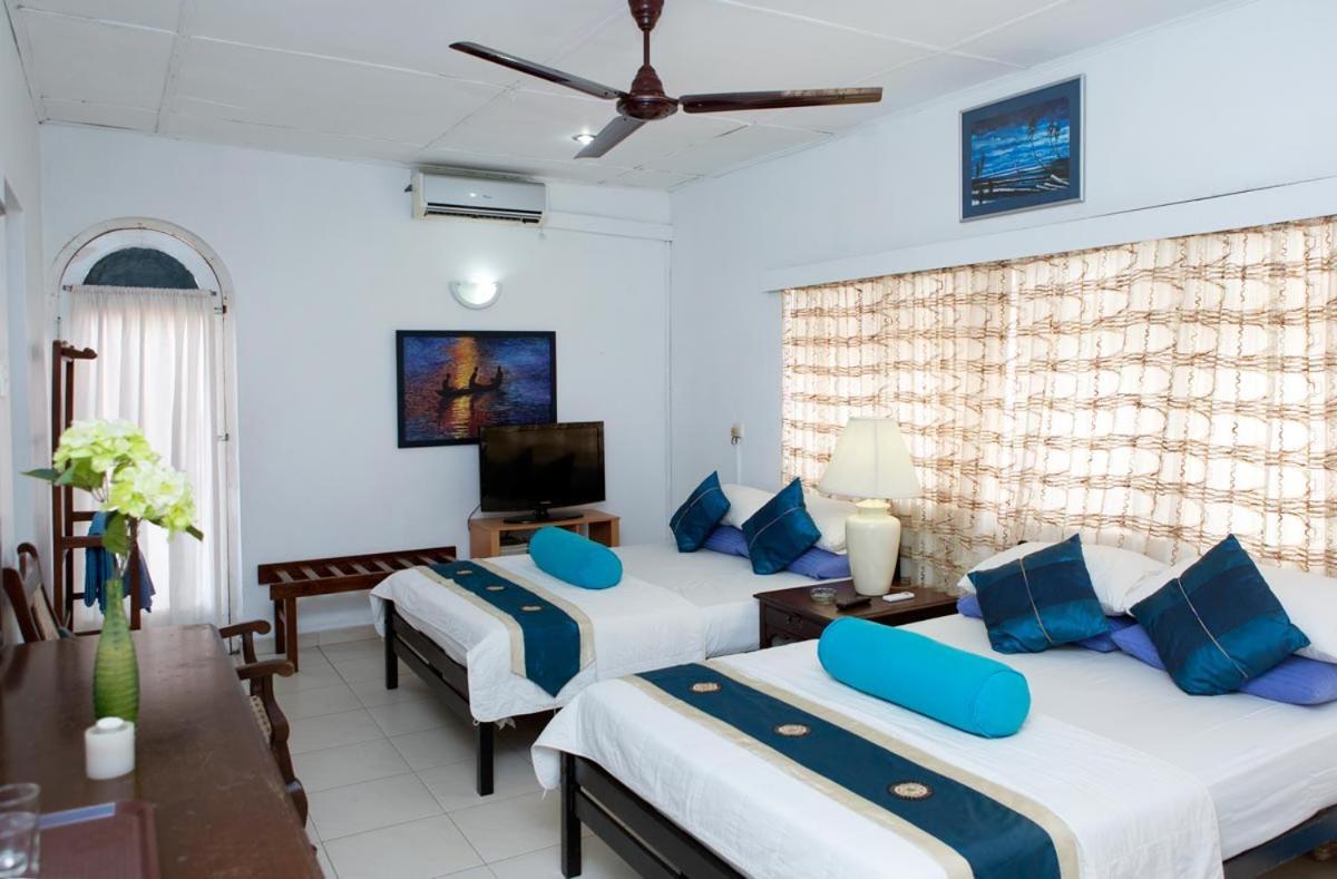 Ranveli Beach Hotel Dehiwala-Mount Lavinia Buitenkant foto