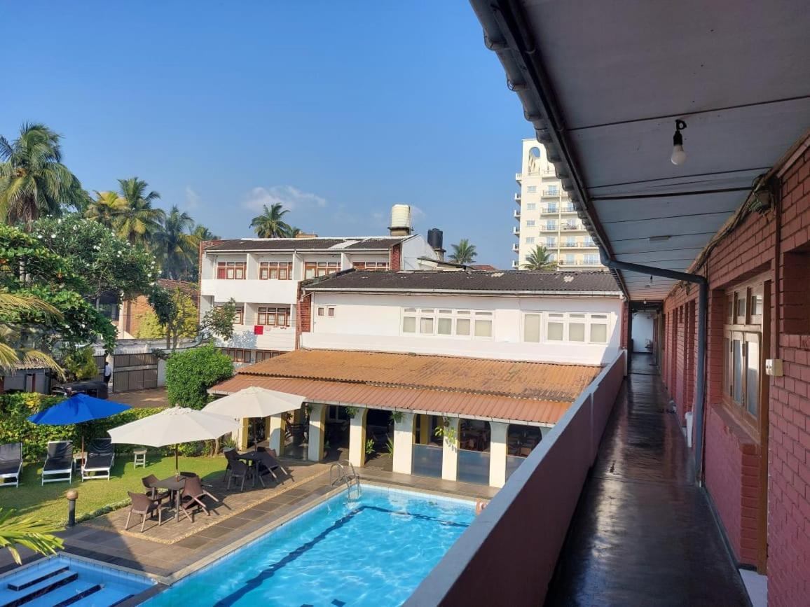 Ranveli Beach Hotel Dehiwala-Mount Lavinia Buitenkant foto