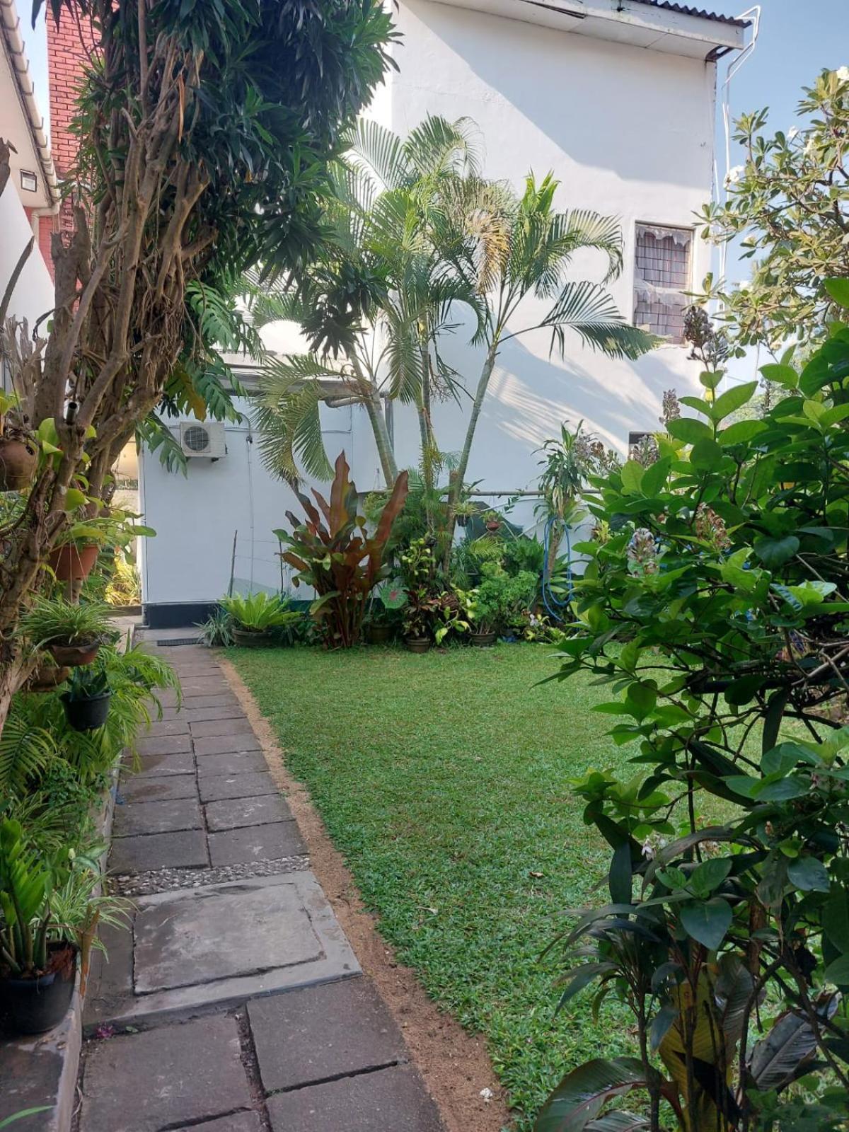 Ranveli Beach Hotel Dehiwala-Mount Lavinia Buitenkant foto
