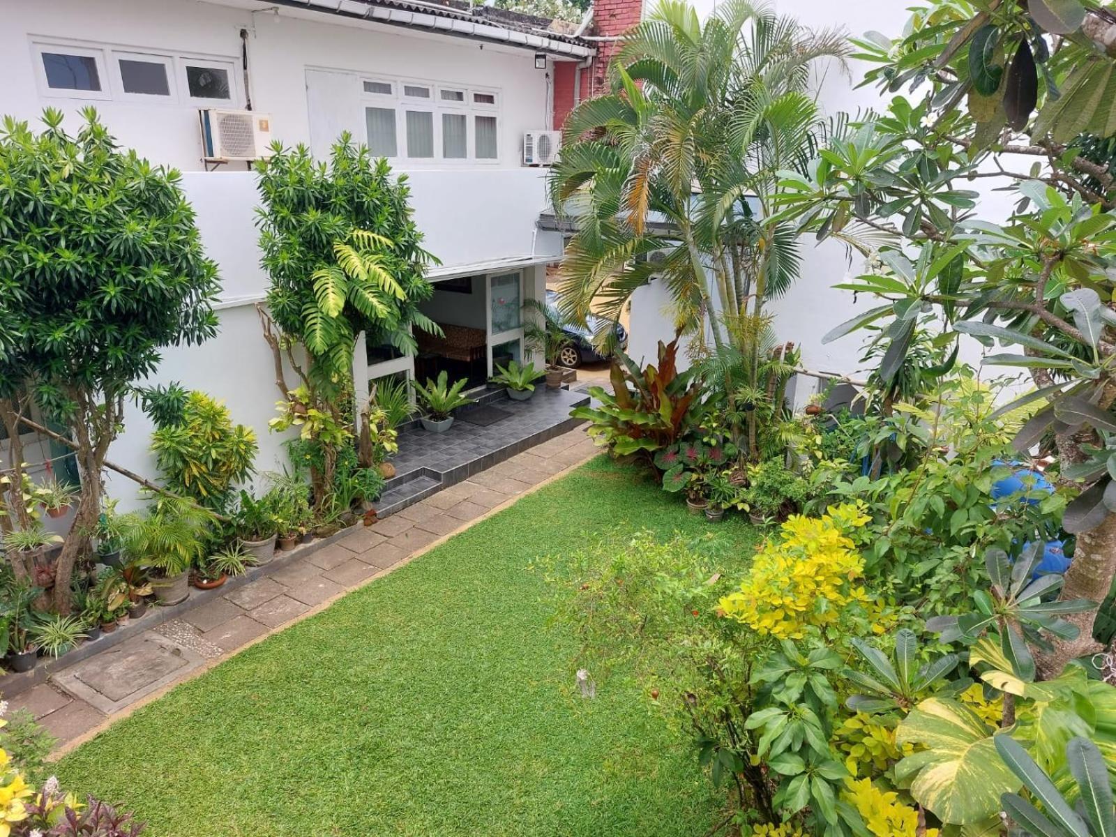 Ranveli Beach Hotel Dehiwala-Mount Lavinia Buitenkant foto